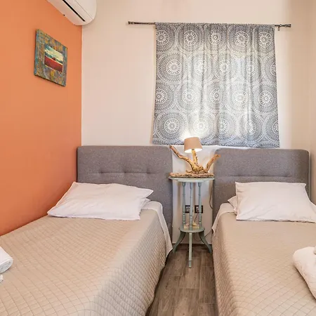 فيلة Anemone Mousata